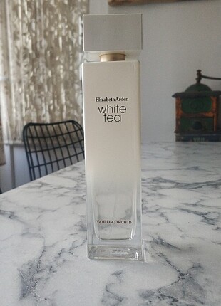 Elizabeth Arden white tea
