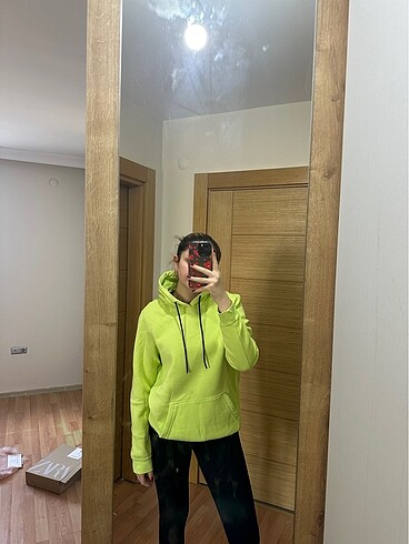 m Beden sarı Renk Bershka Hoodie