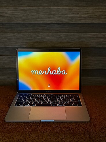 Apple Apple MacBook Pro 2018 Touch Bar