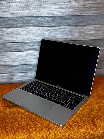  Beden Renk Apple MacBook Pro 2018 Touch Bar