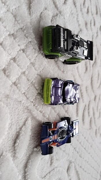 Soldan sağa isimleri Back Drafter,Speed Bump,Formula flashback