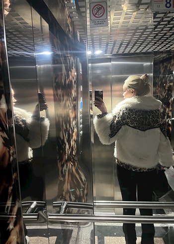 Leopar Desenli Beyaz Kürk - Görsel 2