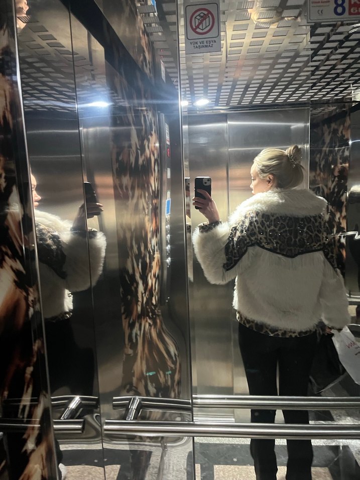 Leopar Desenli Beyaz Kürk - Görsel 2