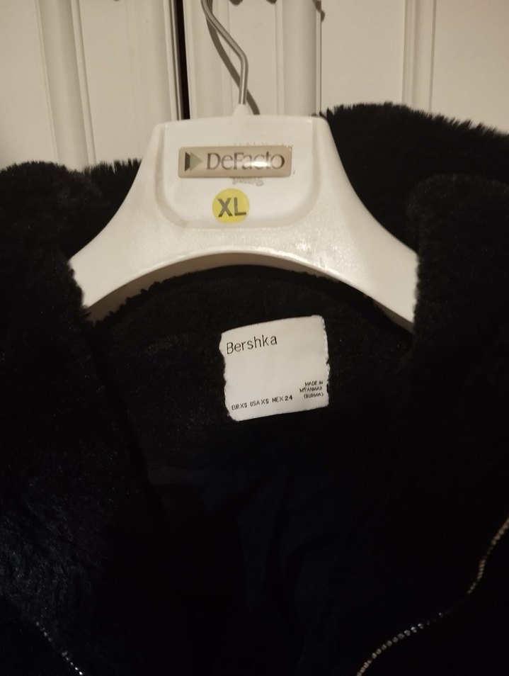 Kapüşonlu Siyah Kadın Peluş Ceket - Görsel 3