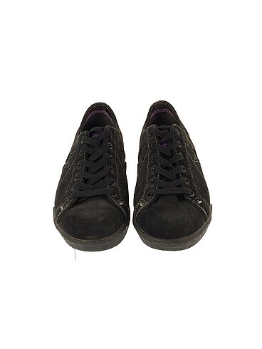 38 Beden Converse Spor Ayakkabı %70 İndirimli.