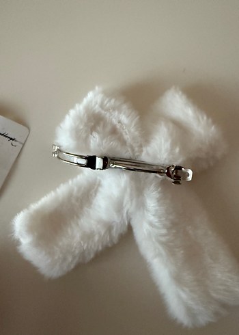 Beyaz Kürk Detaylı Kadın toka - Görsel 4