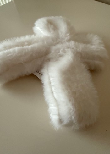 Beyaz Kürk Detaylı Kadın toka - Görsel 2