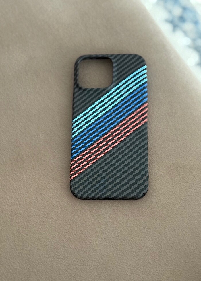 İPhone 16 pro max karbon kılıf - Görsel 4