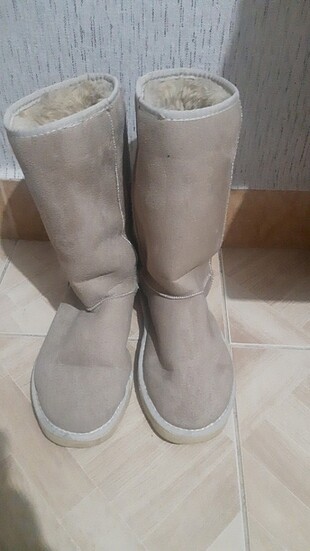 Ugg tüylü bot