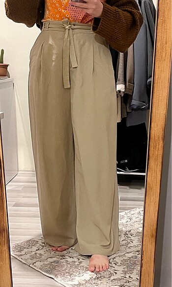 Zara, kemerli geniş pantolon