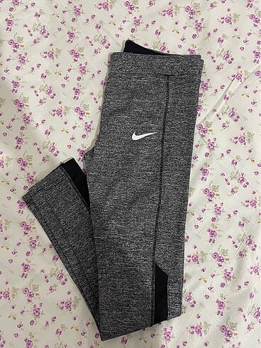 Nike tayt