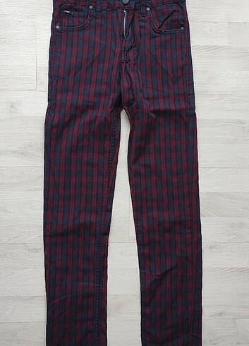 Erkek çocuk Chino Pantolon. 11-12 yaş uyumludur
