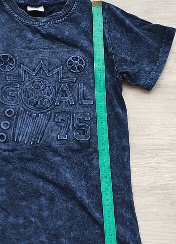 7 Yaş Beden lacivert Renk DeFacto Erkek çocuk T-shirt ( tişört ) . 7 - 8 yaş uyumludur.