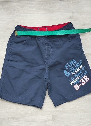 Erkek çocuk Deniz Şort . LC Waikiki marka. 7-8 yaş uyumludur. 