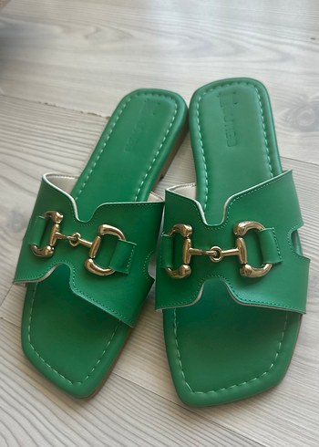 BUTİGO Tokalı Yeşil Kadın Terlik