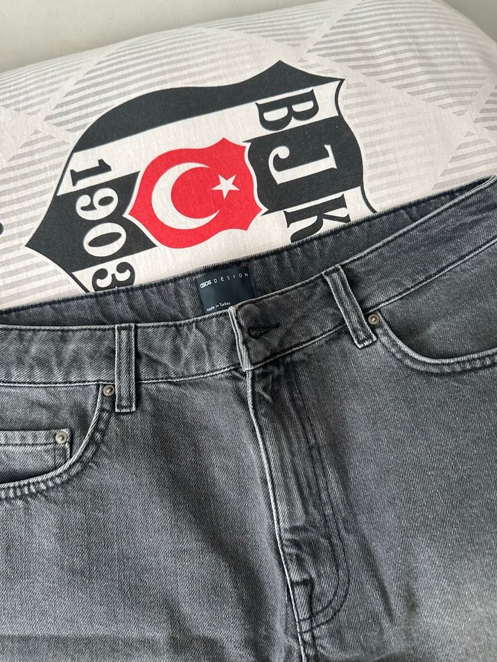 Gri Mini Denim Şort, Rahat Kesim - Görsel 2
