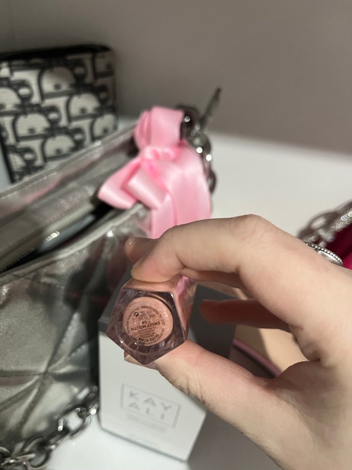 Fenty Beauty Gloss Bomb - Görsel 3