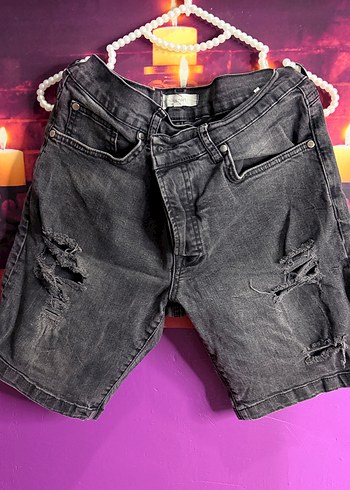 Gri Yırtık Detaylı Bağlamalı Kot Şort - Görsel 2