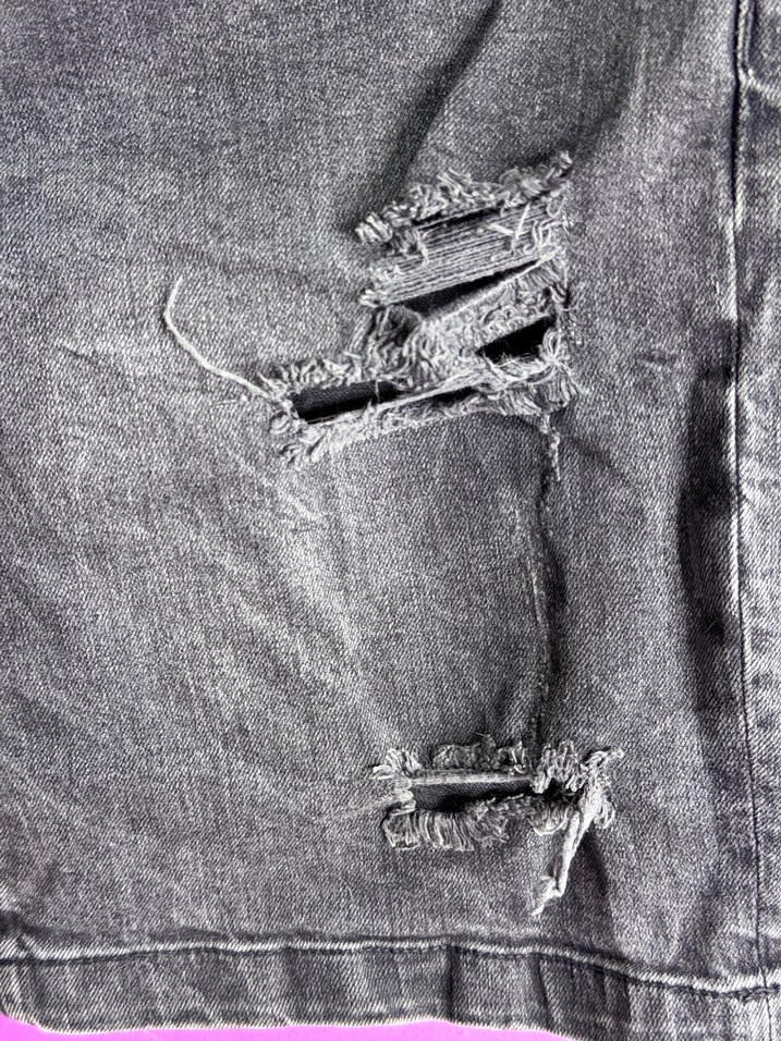 Gri Yırtık Detaylı Bağlamalı Kot Şort - Görsel 4