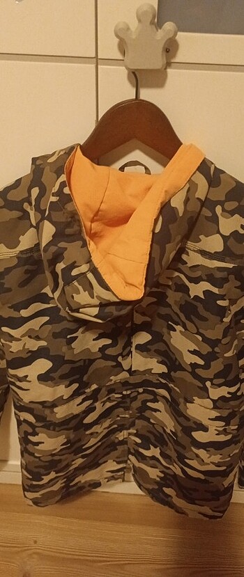 Zara yagmurluk çok tarz duruyor. - Görsel 3