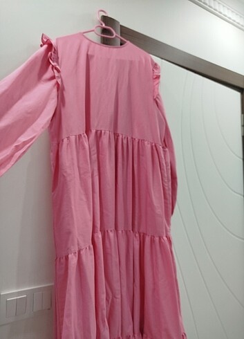 Pembe elbise 