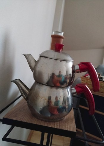 Kırmızı Saplı Gri Çelik Çaydanlık