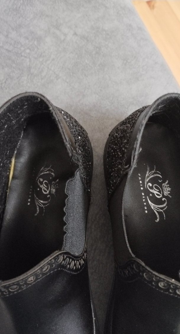 Siyah bayan orjinal Paris Hilton - Görsel 2