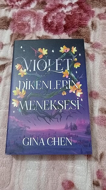 Violet dikenlerin menekşesi ciltli kitap 
