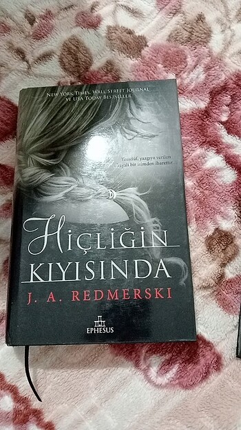  Hiçliğin kıyısında sonsuzluğun kıyısında kitap