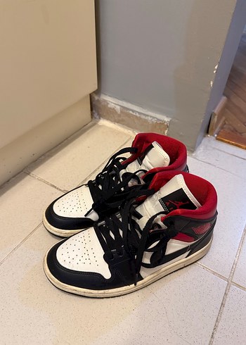 Kadın Nike Air Jordan 1 mid - Görsel 3