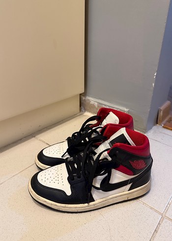Kadın Nike Air Jordan 1 mid - Görsel 2