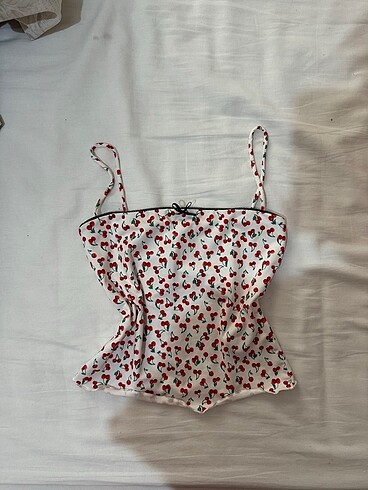 bershka kirazli bluz coquette