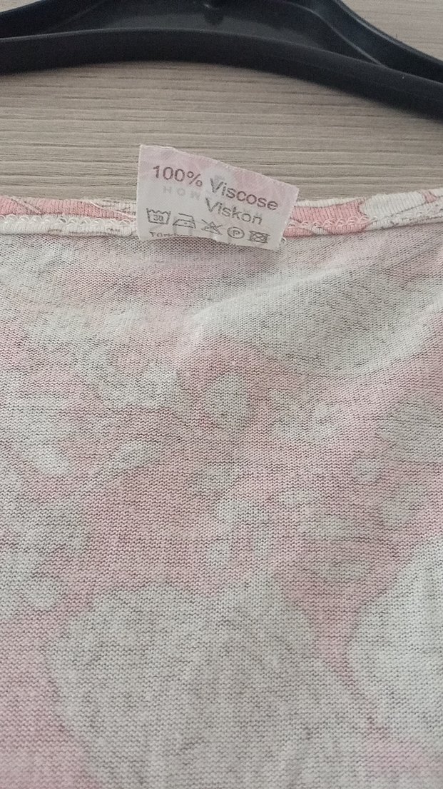 Pembe Batik Desenli Uzun Kollu V Yaka Gecelik - Görsel 4