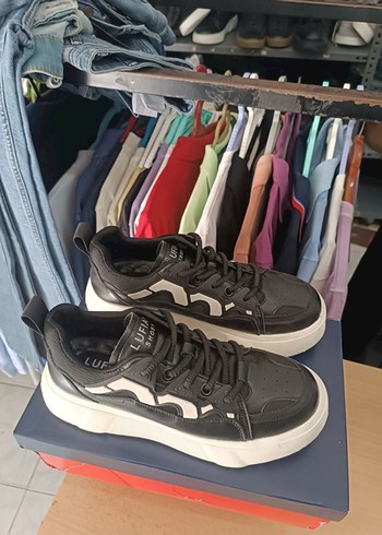 Erkek Siyah Bağcıklı Sneaker