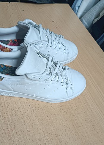 Adidas ÜRÜN ORİJİNAL ÜRÜNDÜR