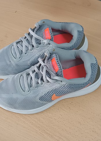 37,5 Beden gri Renk Gri Nike Bağcıklı Spor Ayakkabı