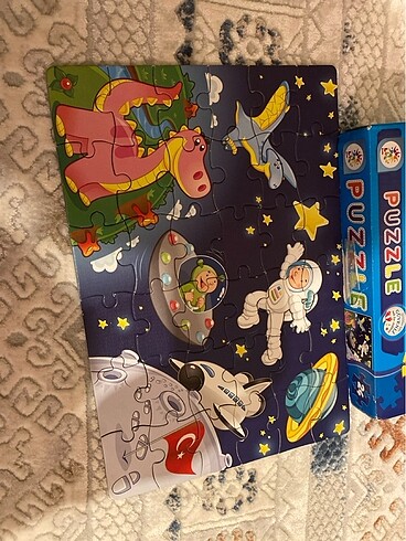  Beden Uzay temalı 24 parça puzzle