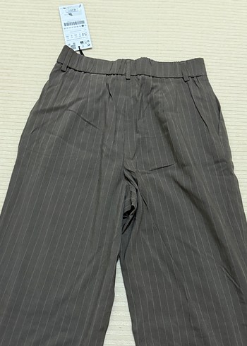 Etiketli Stradivarius Çizgili Kadın Kumaş Pantolon - Görsel 3