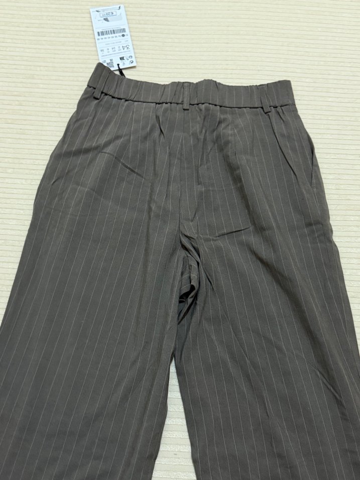 Etiketli Stradivarius Çizgili Kadın Kumaş Pantolon - Görsel 3