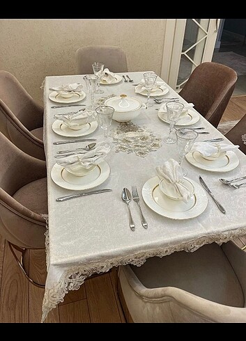 Diğer Lüks Kadife Masa Örtüsü Takımı 8 kişilik 18 parça