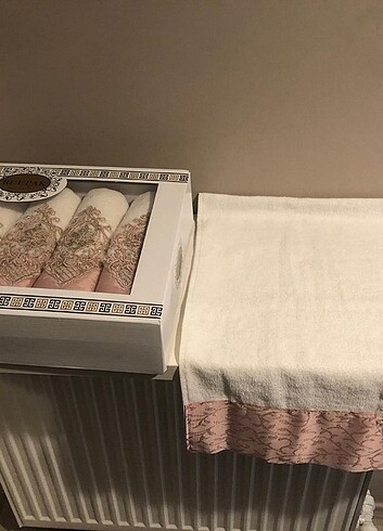 Diğer Kadife 3D Nakışlı Yüzde Yüz Pamuklu 6 Parça Havlu Seti 