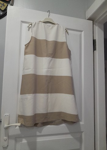 Bej Çizgili V Yakalı Midi Elbise - Görsel 5