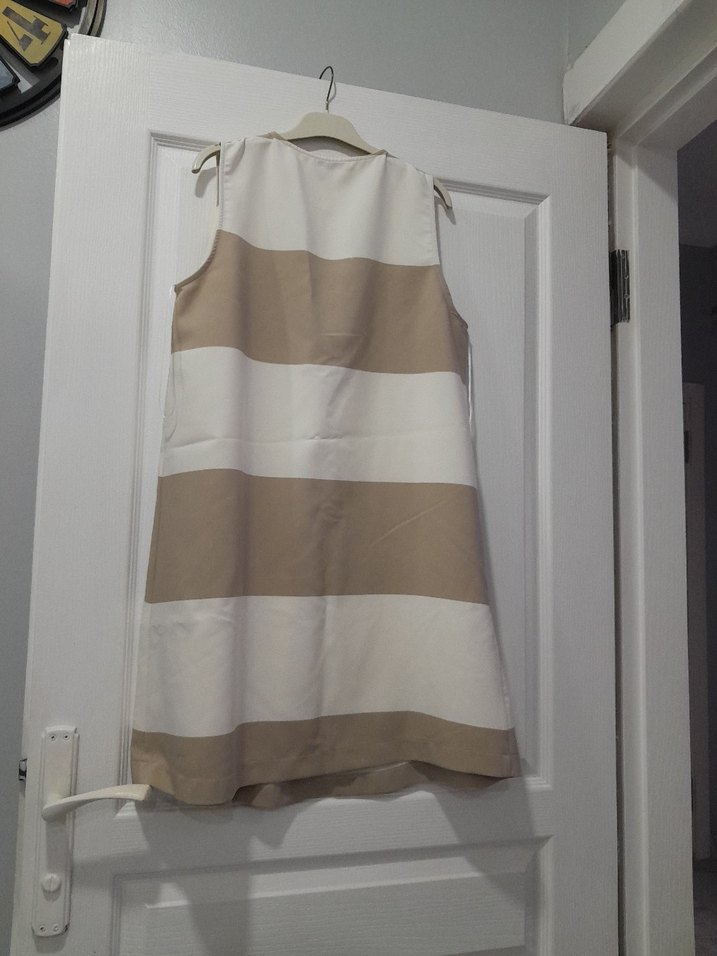 Bej Çizgili V Yakalı Midi Elbise - Görsel 5