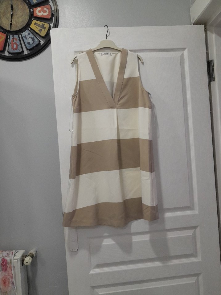 Bej Çizgili V Yakalı Midi Elbise - Görsel 2