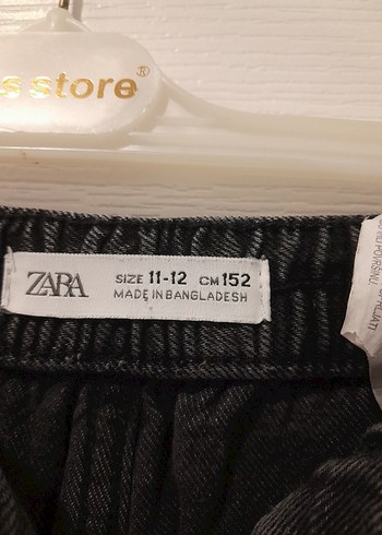 Siyah Bol Kesim Midi Kot Pantolon - Görsel 3