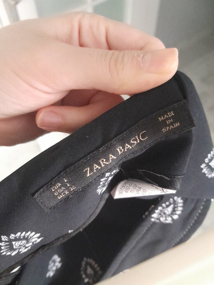 Kemerli Siyah Batik Desenli Mini Şort - Görsel 4