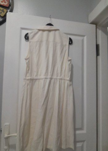 Kolsuz Beyaz Kemerli Uzun Keten Elbise - Görsel 6