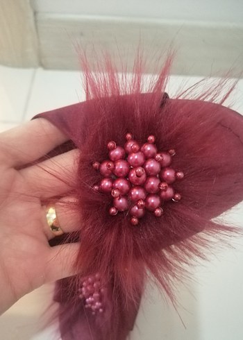 Bordo Tüylü Nakışlı Kadın Terlik - Görsel 2