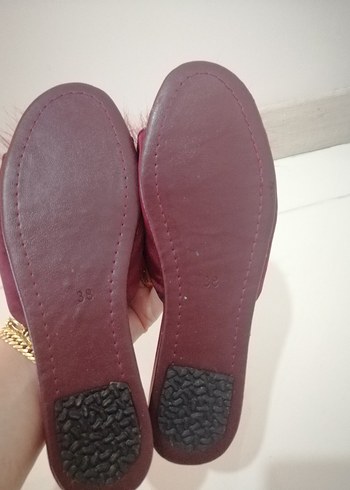 Bordo Tüylü Nakışlı Kadın Terlik - Görsel 4