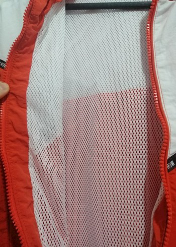 Kırmızı Beyaz Kapüşonlu Kadın Yağmurluk - Görsel 5